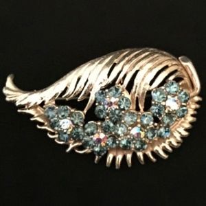 50's Blue Rhinestone Brooch      VS1089